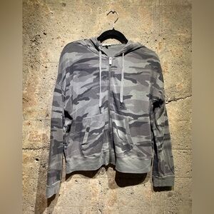 SPLENDID Gray Green Camouflage Zip-Up Hoodie Large